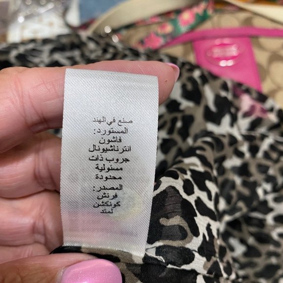 French Connection S/6 Light Weight Top with Tie at Neckline - Picture 9 of 10